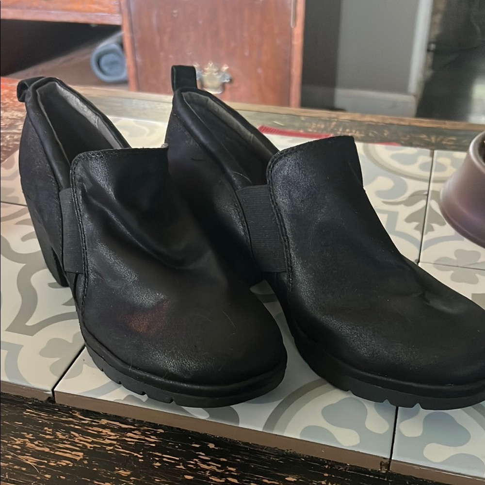 Sofft Black Mules Stylish Chunky Heel